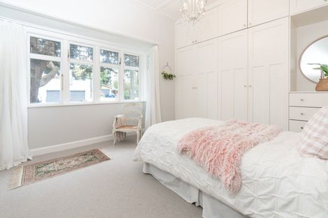 Photo of property in 86 The Parade, Island Bay, Wellington, 6023