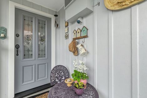 Photo of property in 21 Mills Street, Eltham, 4322