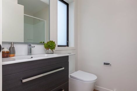 Photo of property in 77 Amohia Street, Paraparaumu, 5032