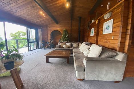 Photo of property in 18 Laingfield Terrace, Laingholm, Auckland, 0604