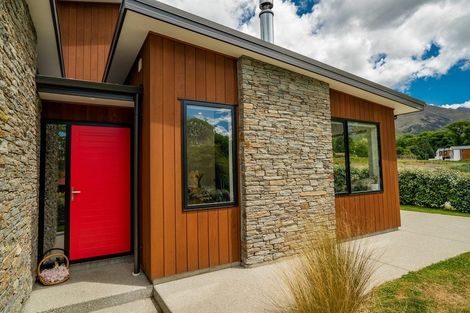 Photo of property in 137 Meadowstone Drive, Wanaka, 9305