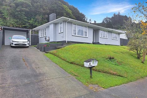 Photo of property in 41 Bird Grove, Stokes Valley, Lower Hutt, 5019
