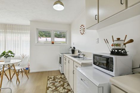 Photo of property in 10/171f Queens Drive, Lyall Bay, Wellington, 6022