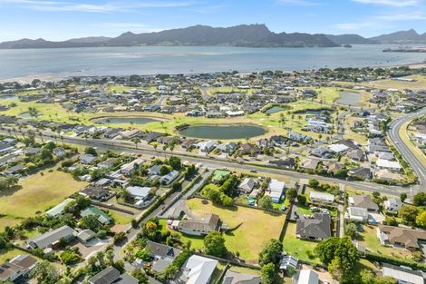 Photo of property in 336 One Tree Point Road, One Tree Point, 0118