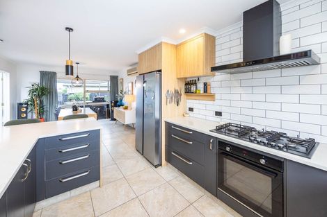 Photo of property in 12 Flora Way, Rototuna, Hamilton, 3210