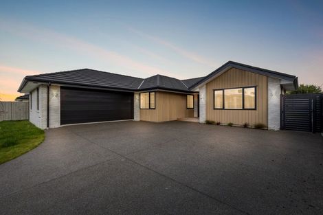 Photo of property in 54 Freedom Drive, Kelvin Grove, Palmerston North, 4414