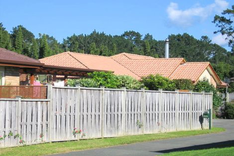 Photo of property in 87 Hillwell Drive, Henderson, Auckland, 0612