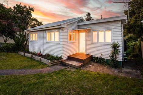 Photo of property in 637 Swanson Road, Swanson, Auckland, 0612