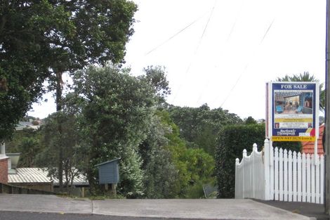 Photo of property in 155 Hinemoa Street, Birkenhead, Auckland, 0626
