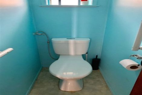 Photo of property in 2/8 Anne Road, Hillcrest, Auckland, 0627