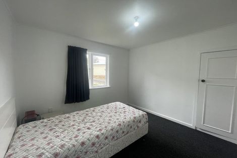 Photo of property in 33 Reid Road, New Lynn, Auckland, 0600