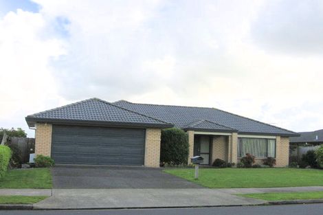 Photo of property in 3 Macnean Drive, East Tamaki Heights, Auckland, 2016