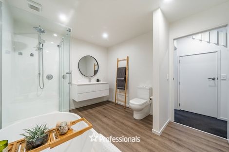 Photo of property in 6 Castle Crescent, Stokes Valley, Lower Hutt, 5019