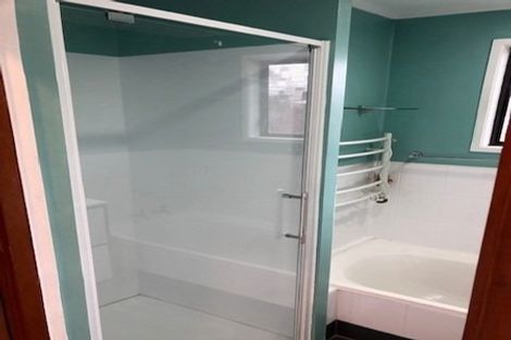 Photo of property in 51 Saddleback Rise, Murrays Bay, Auckland, 0630