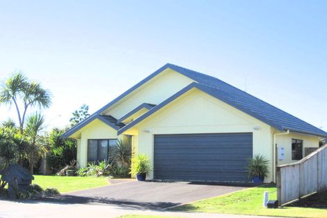 Photo of property in 13 Fendalton Drive, Rototuna, Hamilton, 3210