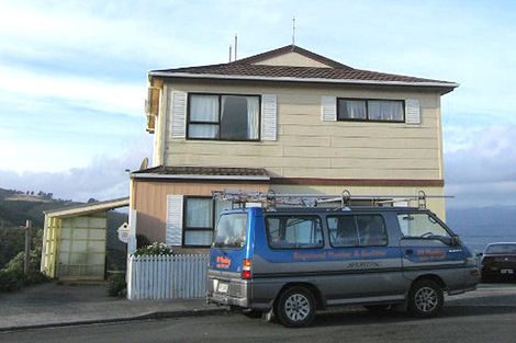 Photo of property in 43a Sunhaven Drive, Newlands, Wellington, 6037