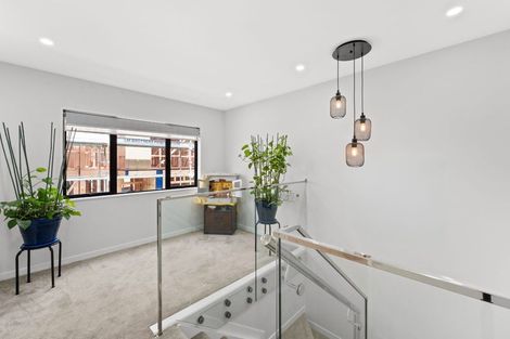 Photo of property in 222c Pakuranga Road, Pakuranga Heights, Auckland, 2010