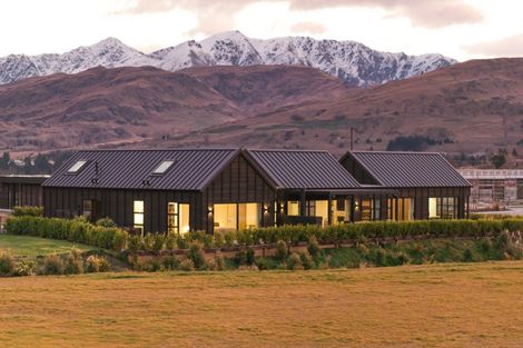 Photo of property in Kawarau Heights, 15 Kawarau Heights Boulevard, Lake Hayes, Queenstown, 9304