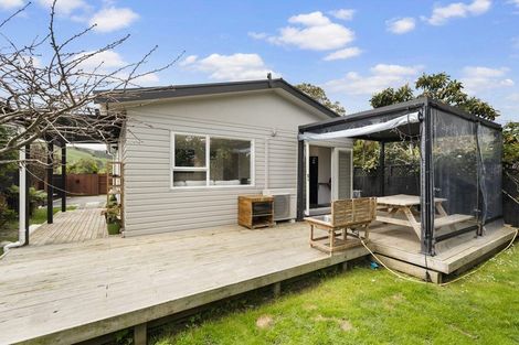 Photo of property in 3/69 Awaroa Road, Helensville, 0800
