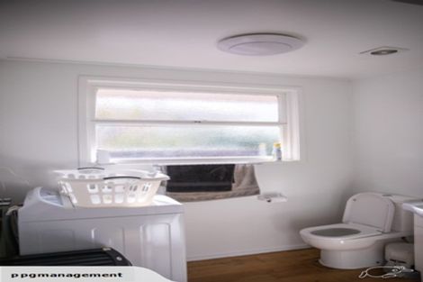 Photo of property in 1/11 Liston Street, Northcote, Auckland, 0627