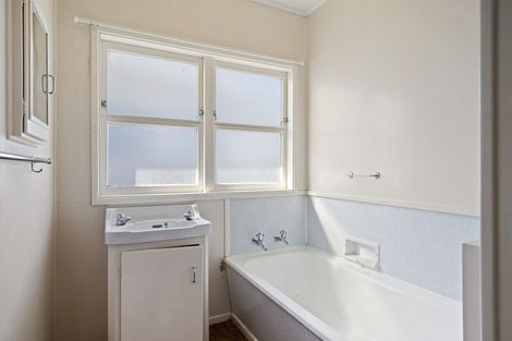 Photo of property in 2/17 Kent Street, Waiuku, 2123