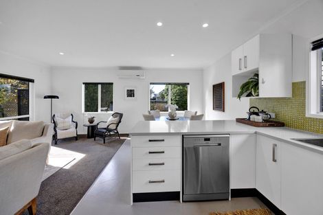 Photo of property in 308 Mangorei Road, Merrilands, New Plymouth, 4312