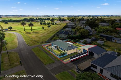Photo of property in 2 Awatea Street, Castlecliff, Whanganui, 4501