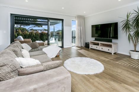 Photo of property in 6 Tai Crescent, Hobsonville, Auckland, 0616