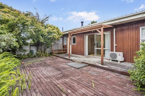 Photo of property in 2/1 Golf Road, New Lynn, Auckland, 0600