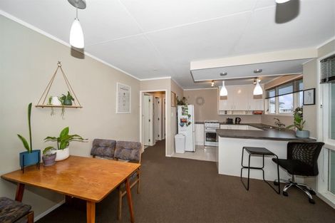 Photo of property in 25 Kamahi Avenue, Hawera, 4610