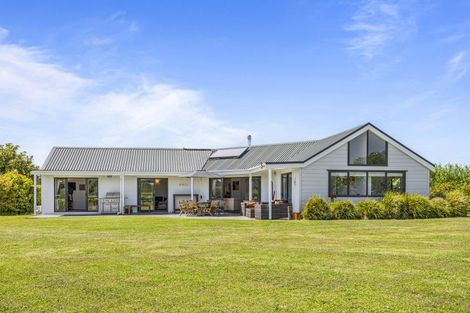 Photo of property in 73 Motu Road, Kumeu, 0891