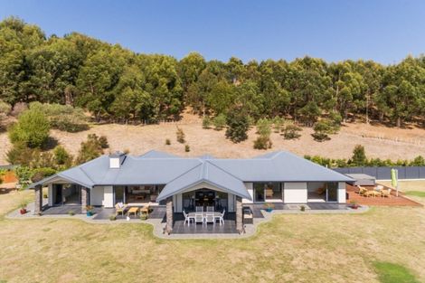 Photo of property in 64 Waipuka Road, Waimarama, Havelock North, 4294