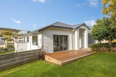 Photo of property in 41 Samwell Drive, Whitby, Porirua, 5024