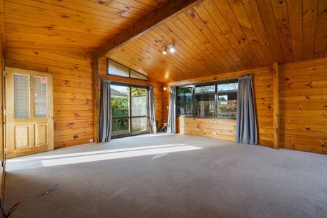 Photo of property in 305 Shakespeare Street, Leamington, Cambridge, 3432