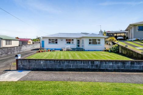 Photo of property in 3 Rospeath Crescent, Spotswood, New Plymouth, 4310