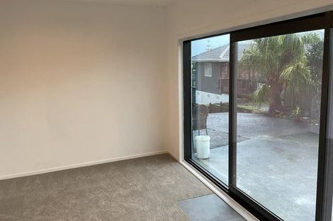 Photo of property in 2/3 Charmaine Road, Torbay, Auckland, 0630