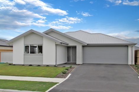 Photo of property in 17 Faringdon Boulevard, Rolleston, 7615