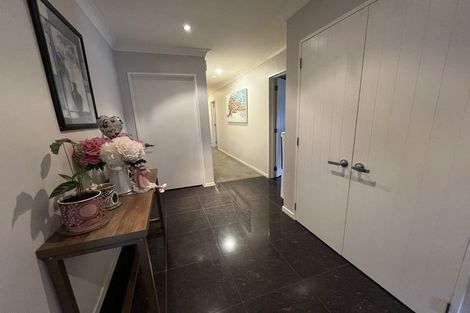 Photo of property in 33 Ripple Grove, Waiuku, 2123