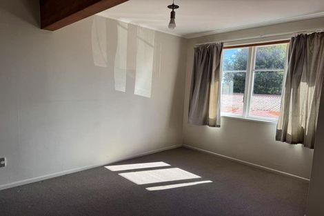 Photo of property in 572 Beach Road, Rothesay Bay, Auckland, 0630