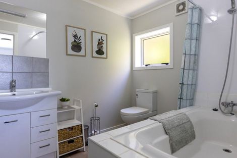 Photo of property in 16 Glengarry Place, Hilltop, Taupo, 3330