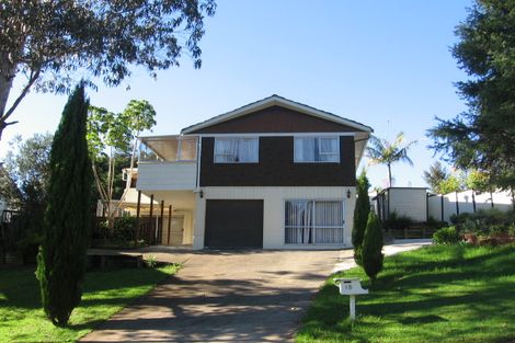 Photo of property in 18 Longfellow Parade, Glen Eden, Auckland, 0604