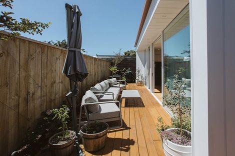 Photo of property in 55b Belt Road, New Plymouth, 4310