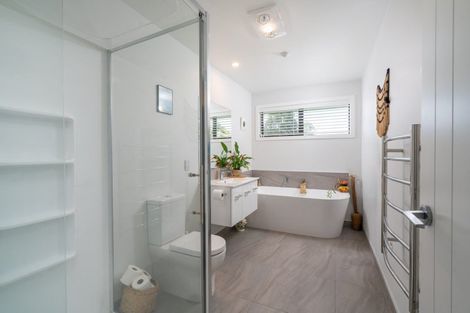 Photo of property in 11 Lochinvar Lane, Acacia Bay, Taupo, 3385