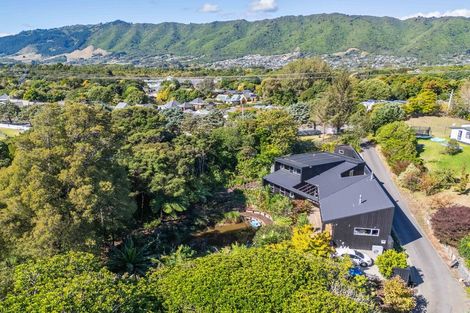 Photo of property in 118 Ngarara Road, Waikanae, 5036