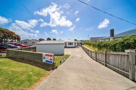 Photo of property in 132 Ngamotu Road, Spotswood, New Plymouth, 4310