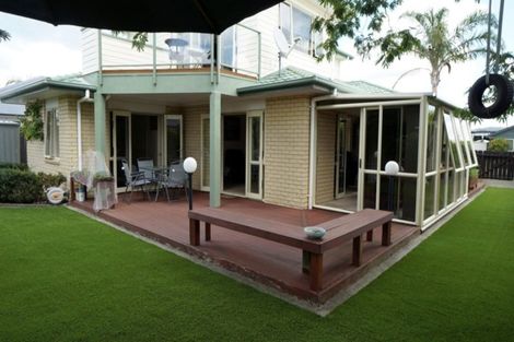 Photo of property in 22 Bermuda Place, One Tree Point, 0118