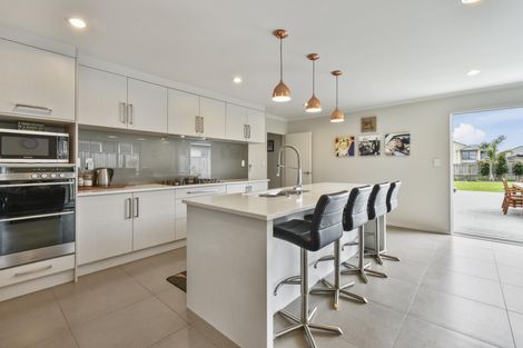 Photo of property in 61 Turnberry Drive, Wattle Downs, Auckland, 2103