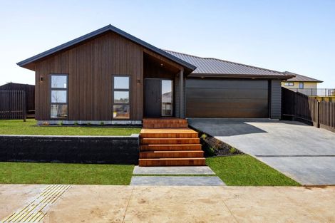 Photo of property in 37 Taahunui Rise, Peacocke, 3206