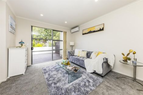 Photo of property in 37 The Track, Takanini, 2112