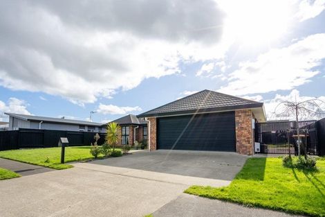 Photo of property in 33 Geneva Terrace, Kelvin Grove, Palmerston North, 4414